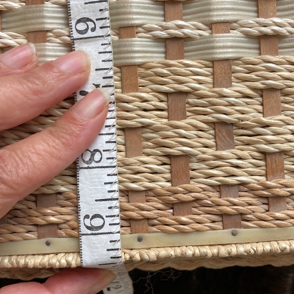 Eaton’s Vintage Sewing Basket - Picture 9 of 12